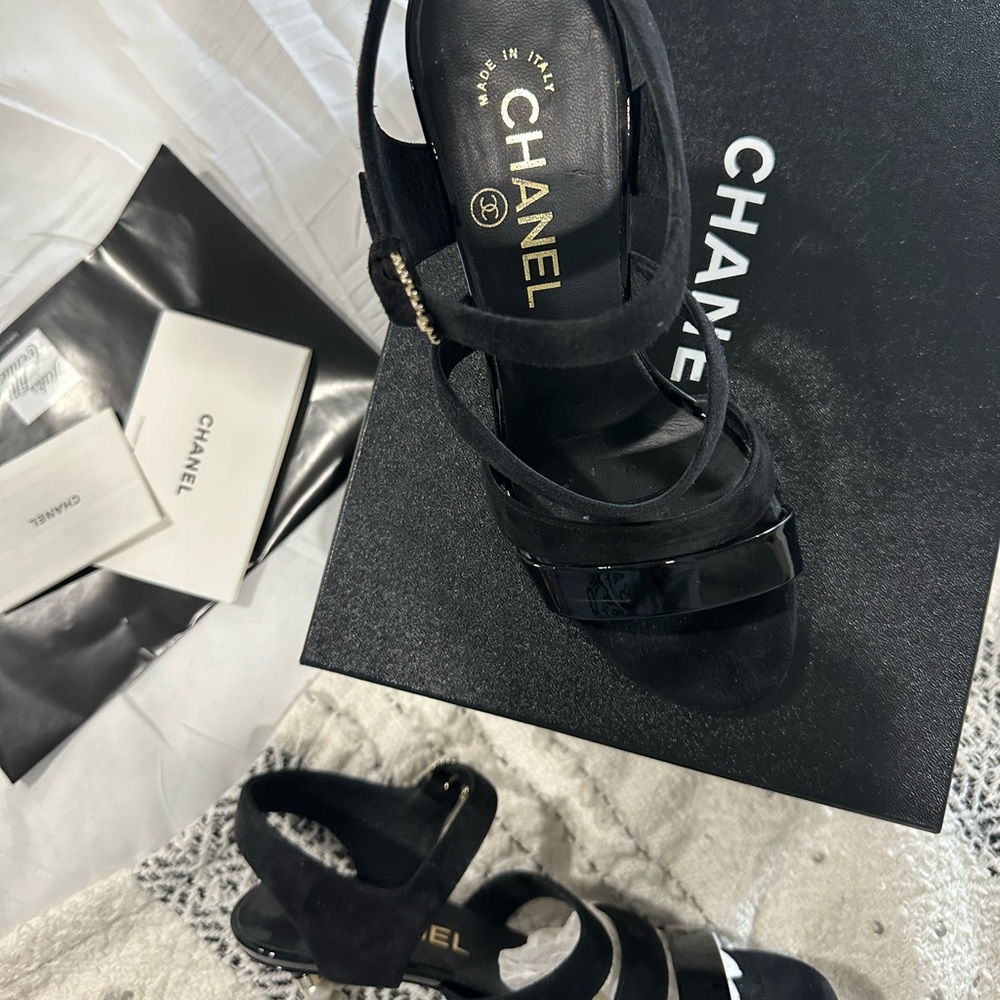 Authentic Discontinued & Rare Chanel Buckle Suede Upper Heels size 36.5 - Picture 4 of 8